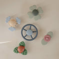 Load image into Gallery viewer, Suction Spinner Toy