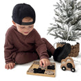 Load image into Gallery viewer, Silicone & Beechwood Tic Tac Toe