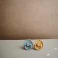 Load image into Gallery viewer, FRIGG Daisy Natural Rubber Pacifier 2-Pack
