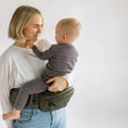 Load image into Gallery viewer, The Tushbaby Hip Carrier