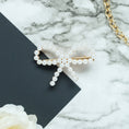 Load image into Gallery viewer, Pearl Bow Clip
