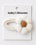Load image into Gallery viewer, Crochet Daisy Clip - White