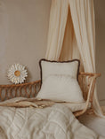 Load image into Gallery viewer, Little Lights Daisy Lamp
