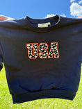 Load image into Gallery viewer, USA Daisy Crewneck Sweatshirt - more colors
