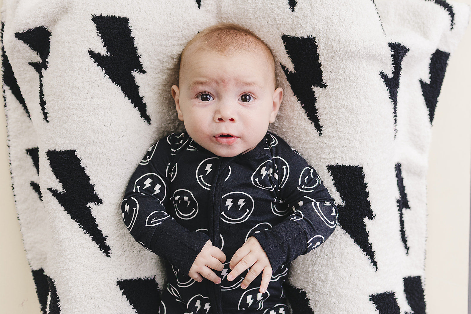 Lightning Bolt Fuzzy Blanket | Black