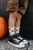 Load image into Gallery viewer, Checkin' Out Fall
