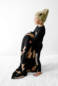 Load image into Gallery viewer, Black + Camel Bolt Cozy Blanket
