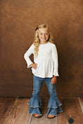 Load image into Gallery viewer, Ribbed White Shirt
