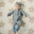 Load image into Gallery viewer, Taupe Daisy Plush Blanket
