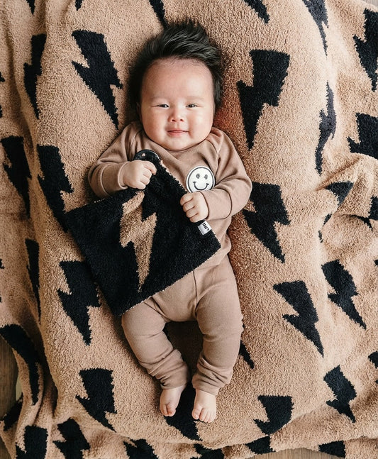 Lightning Bolt Fuzzy Blanket | Mocha