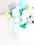 Load image into Gallery viewer, Neutral Hatbox Bouquet - Petite
